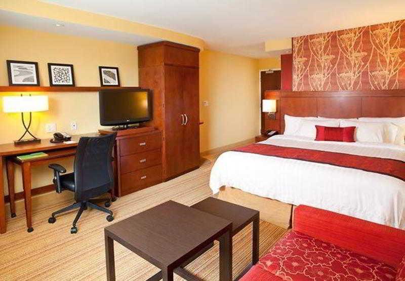 Courtyard Mt. Holly Westampton Hotel Buitenkant foto